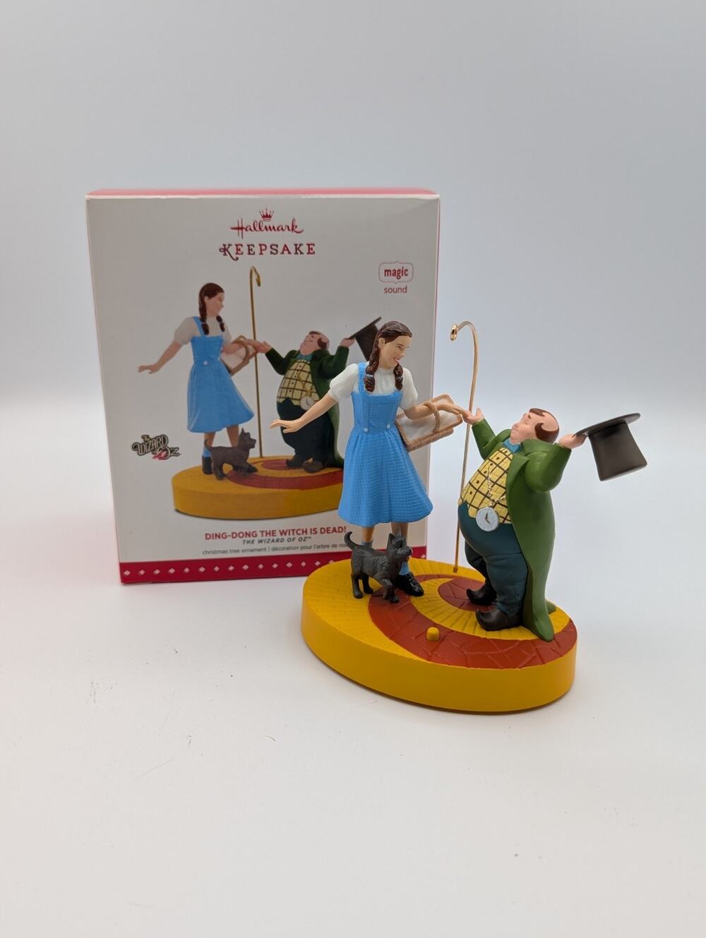 2015 Hallmark Ornament Ding Dong The Witch Is Dead Wizard of Oz Magic Sound MIB